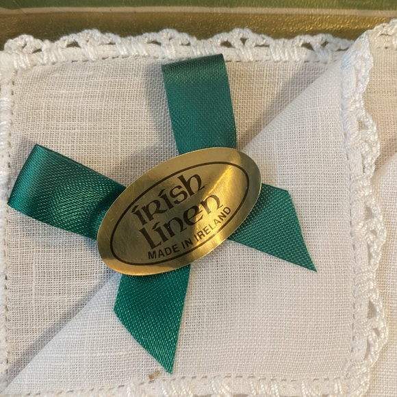 Irish linen handkerchief. Real hand made Irish crochet made in Ireland. - Picture 3 of 3